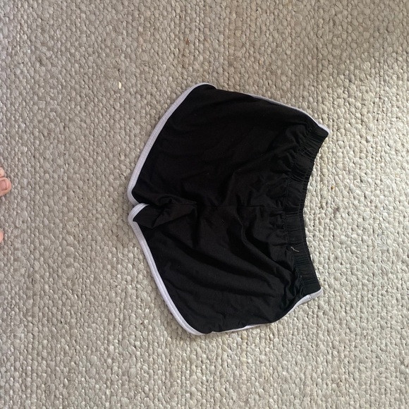 Black shorts - Picture 2 of 3